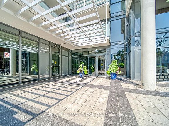 4th image of 400 Adelaide St E #1107