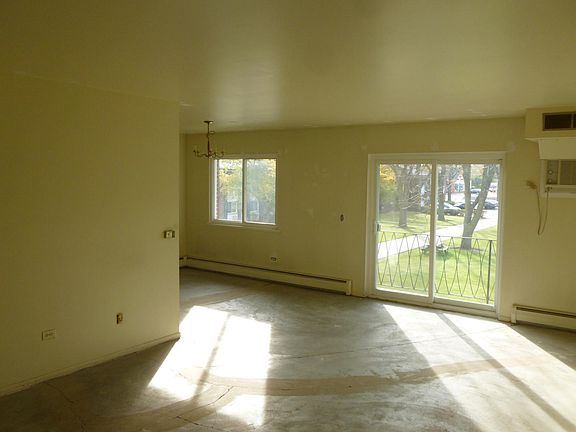 5th image of 2431 E Brandenberry Ct APT 2Q