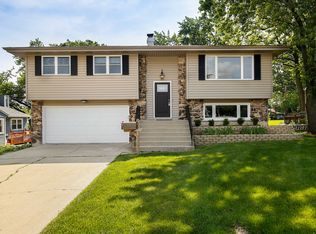 235 N Oak Ave, Bartlett, IL