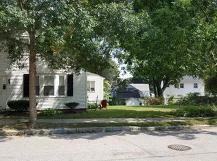 15 Peckham Ave, Providence, RI 02908