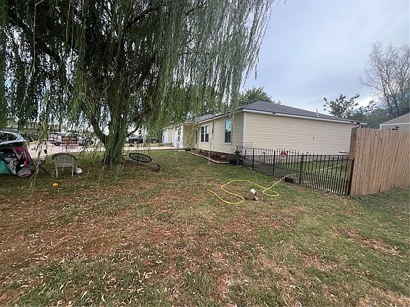 5th image of 22023 Annette Dr