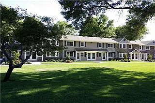 Fairfield Courtyard At Middle Island — Photo 12