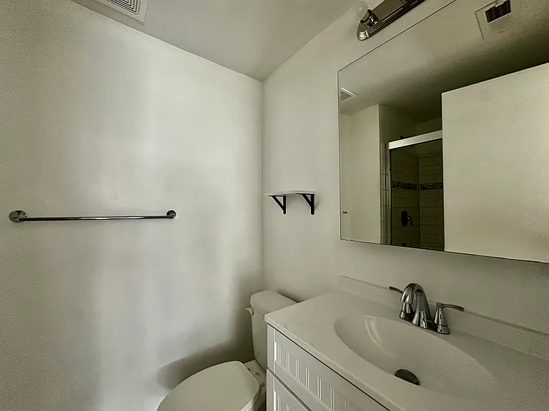 1645 Arlyn Cir #A — Photo 20