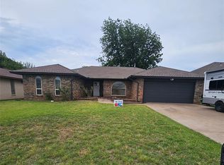 10220 Little Pond Dr, Oklahoma City, OK 73162