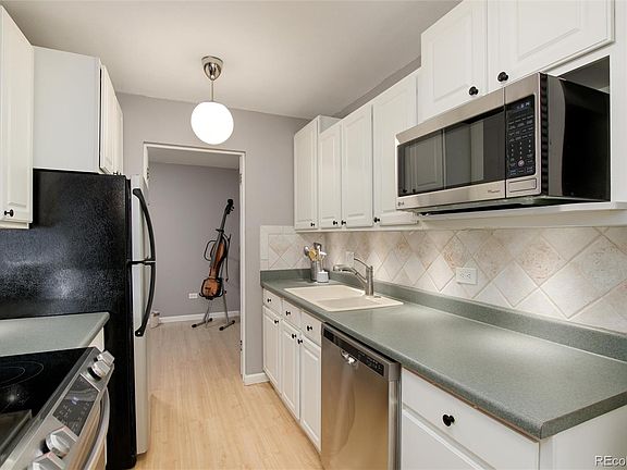 4th image of 700 Washington Street #403