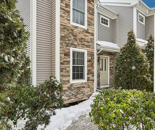 2nd image of 784 Kinderkamack Rd #101