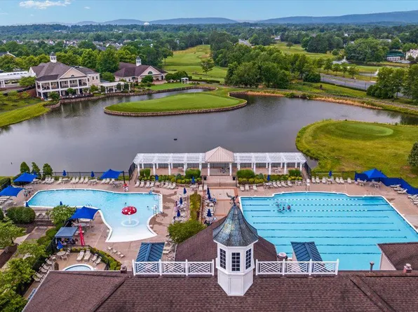 15077 Valhalla Ct, Haymarket, VA 20169