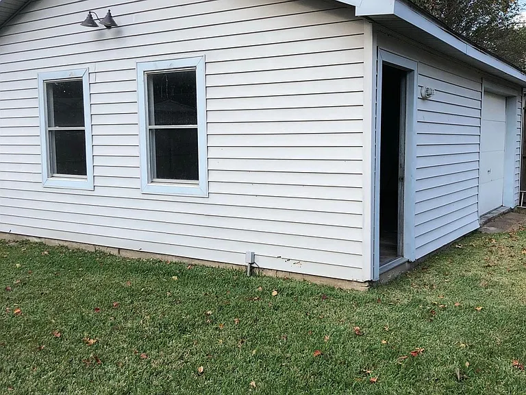 1442 Chamboard Ln — Photo 26