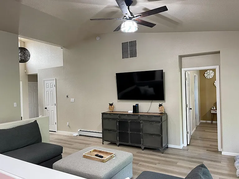 528 Park Ridge Ct — Photo 7