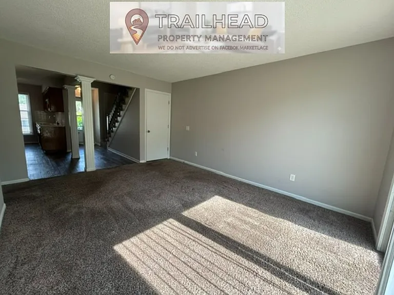 1323 Laurel St — Photo 9