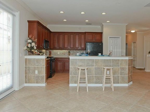 3rd image of 166 Padova Way