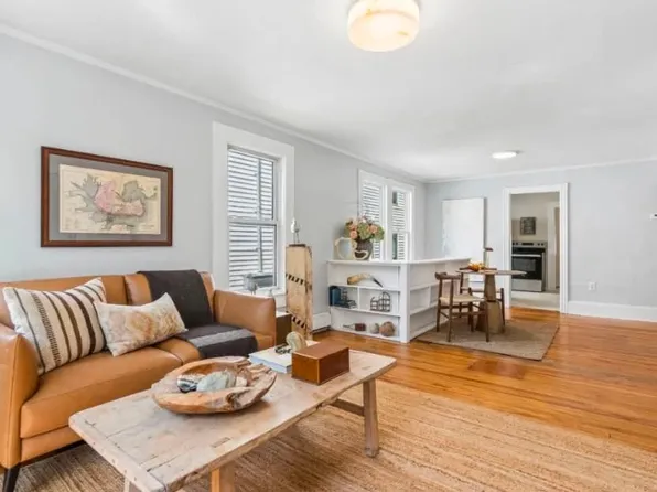 17 Boynton St APT 1, Portland, ME 04102