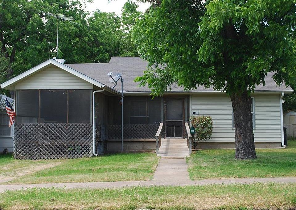 1st image of 1031 E Elm St