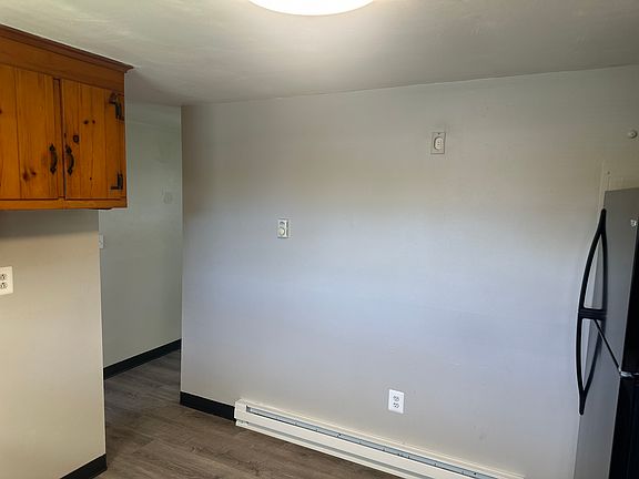 2nd image of 49 North St #5