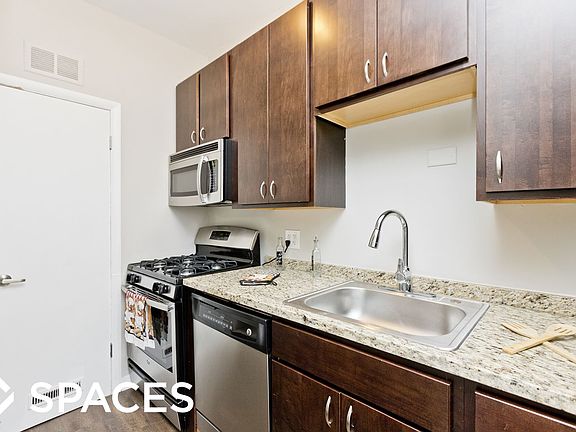2nd image of 1816 N Halsted St #3BA