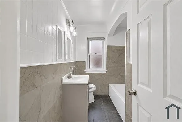 9460 Lakepointe St — Photo 18