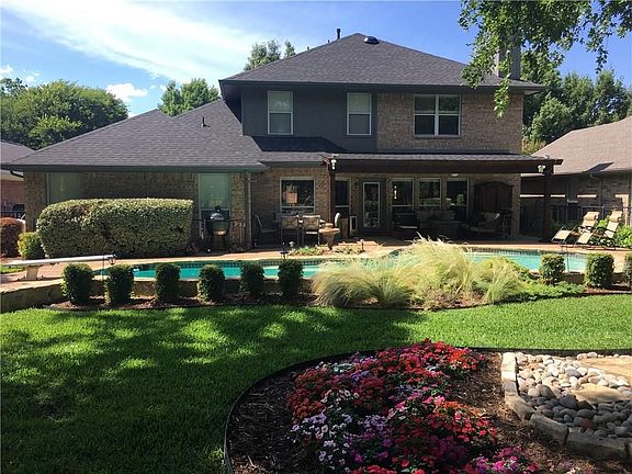 3rd image of 434 Baltusrol Cir
