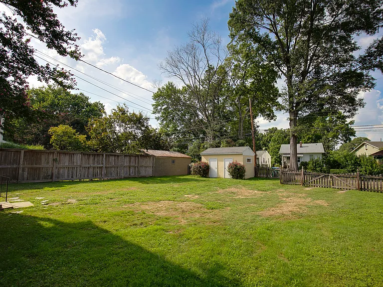 1312 Avondale Ave — Photo 19