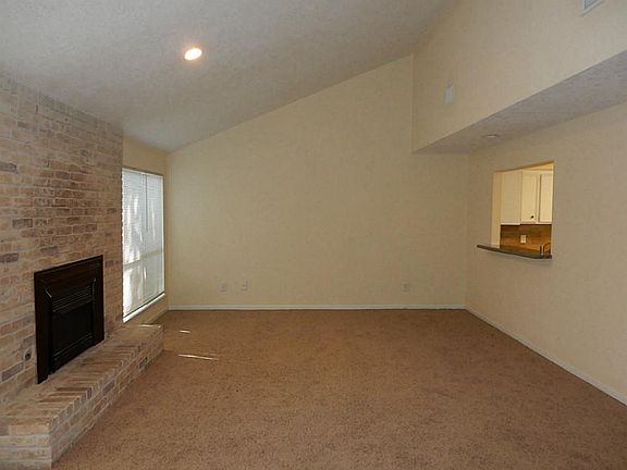 3rd image of 11370 Oakcenter Dr