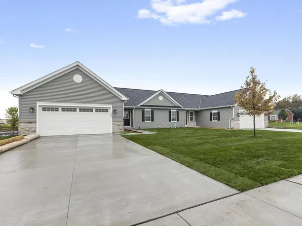 125 Meadow LANE #Lt44, Walworth, WI 53184