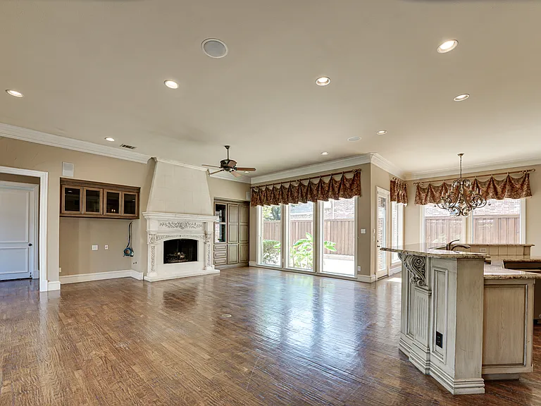 5004 Castle Creek Ct — Photo 12