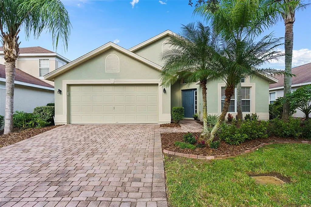 3 bed, 2.0 bath, 2003 sqft, $4,000 — Photo 1