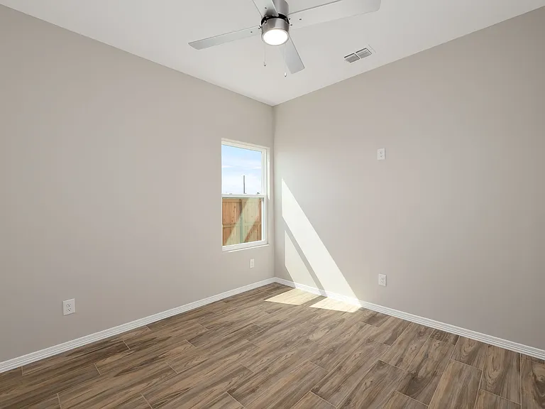 4220 Walnut Ave #2 — Photo 22