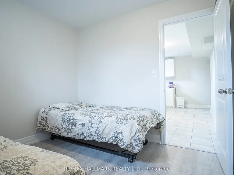 35 Roberta Dr #1 — Photo 7