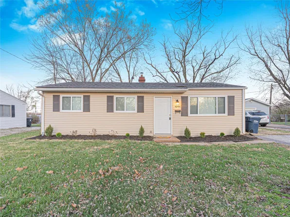 18 Foster Ln, Wentzville, MO 63385