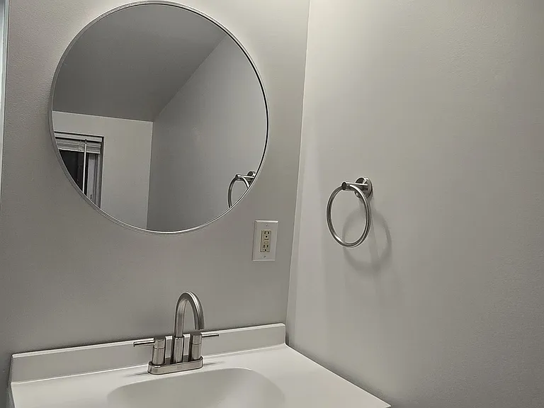 131-133 Morris Ave #3 — Photo 20