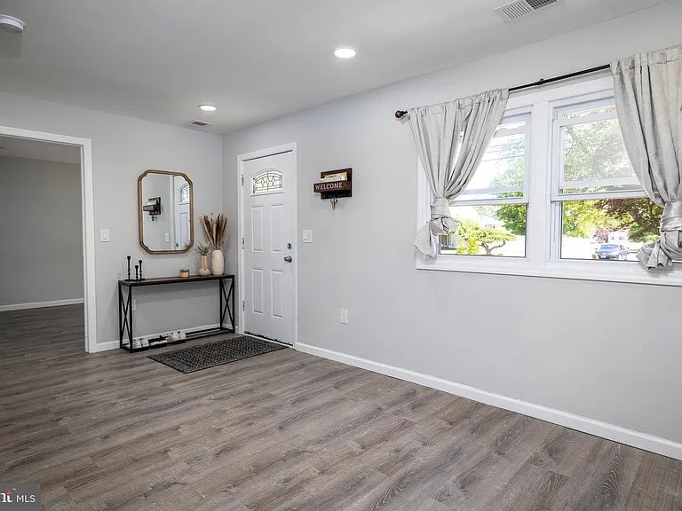 21 Dixmont Ave — Photo 6
