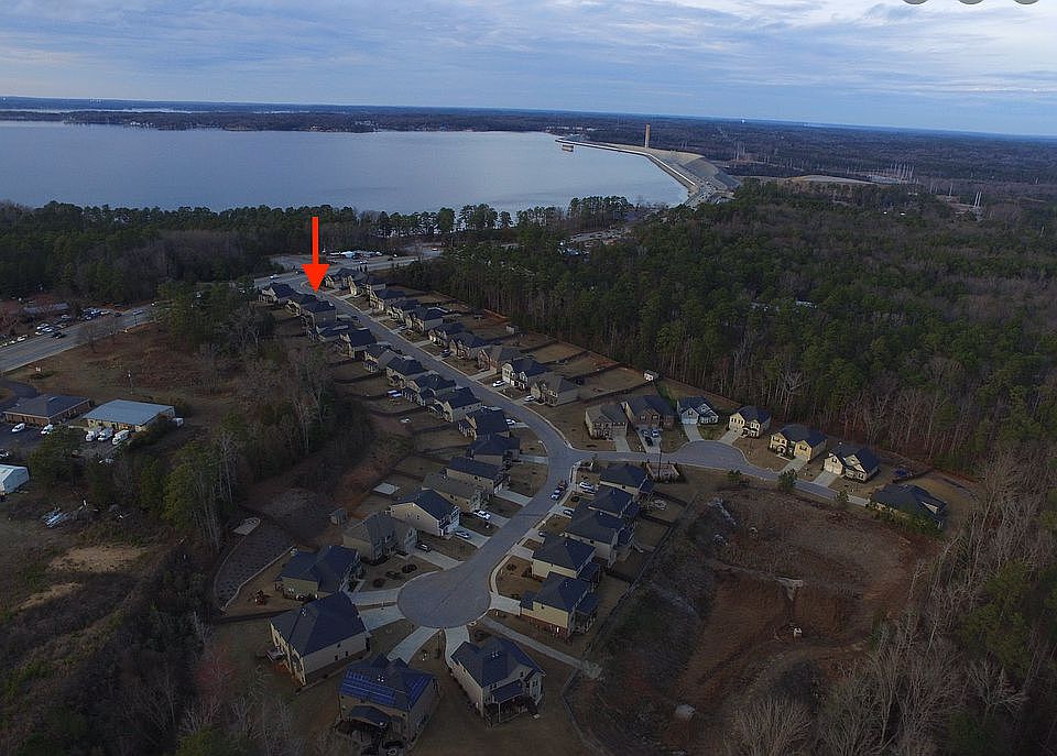 2nd image of 112 Spillway Blvd