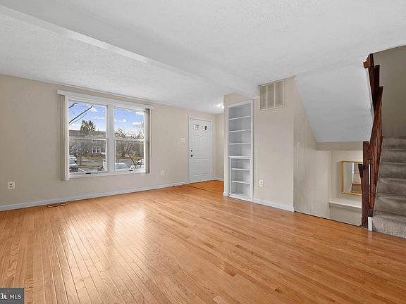 5th image of 7605 Nutwood Ct