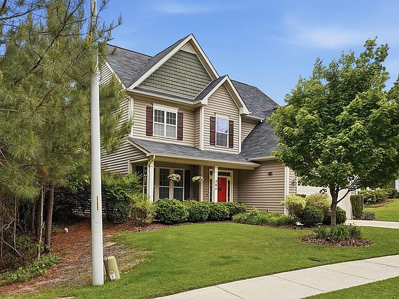 3rd image of 204 Sweet Violet Dr
