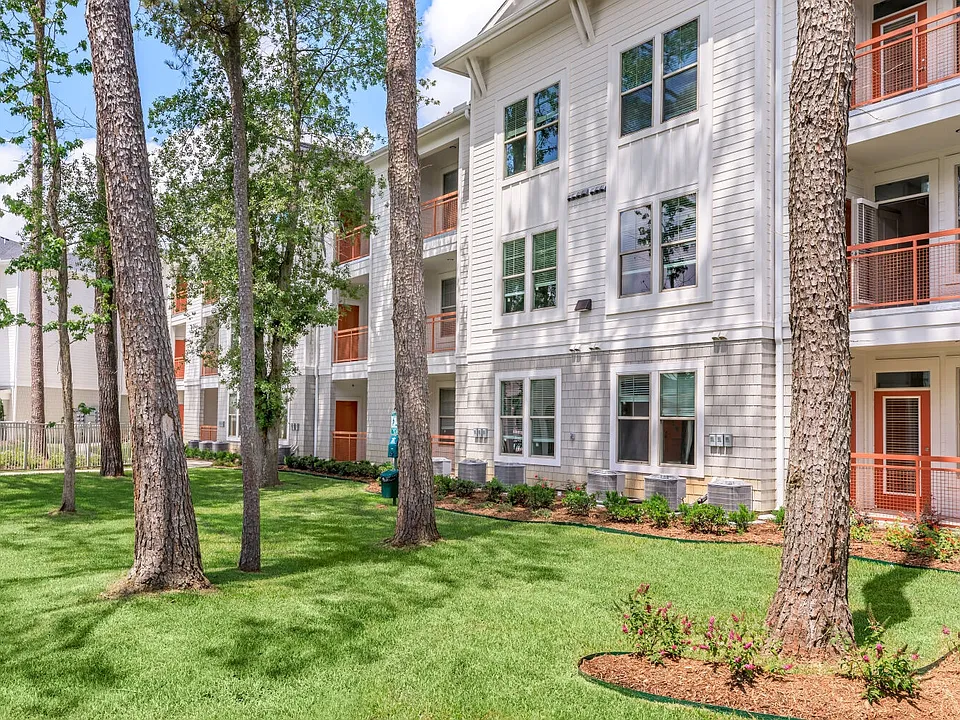 Wyldewood Gosling apartments community photo