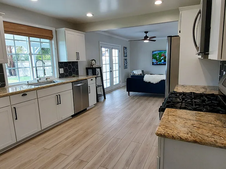 1295 Harold Ave — Photo 8