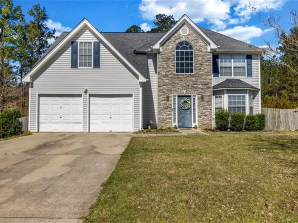 6031 Autumn Green Dr, Fairburn, GA 30213