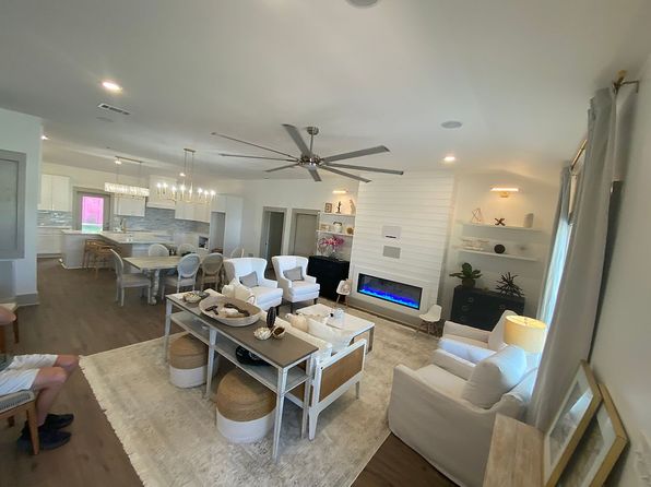 167 Oleander Dr