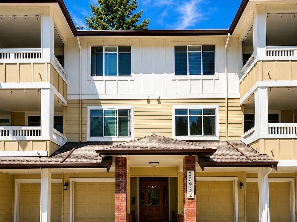 1st image of 23932 NE 115th Lane #301
