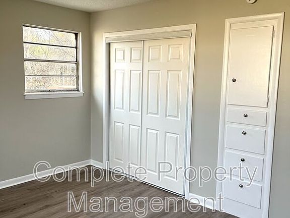 5th image of 1108 Hall St #2