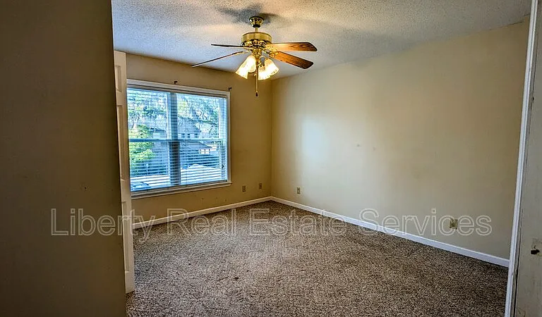 306 N Main St #2C — Photo 9