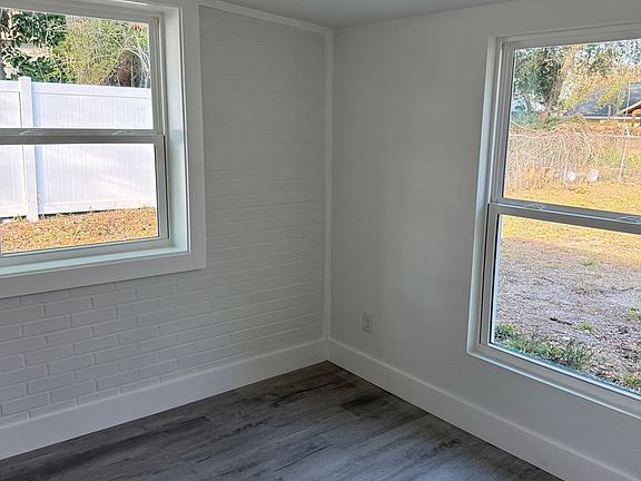 5th image of 111 Truxton Ave #B