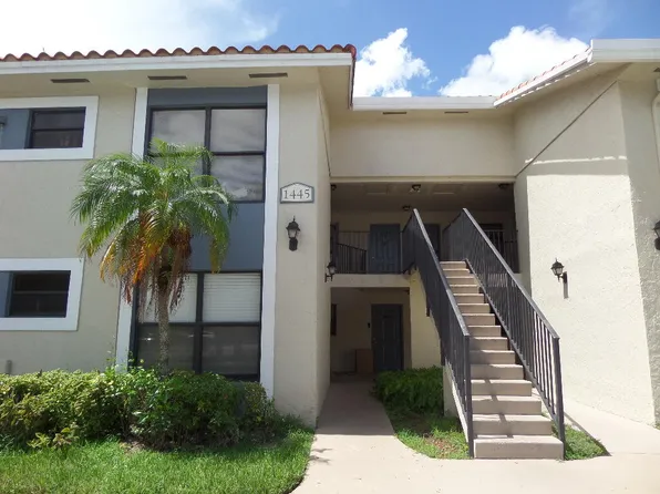 1445 Lake Crystal Dr, West Palm Beach, FL