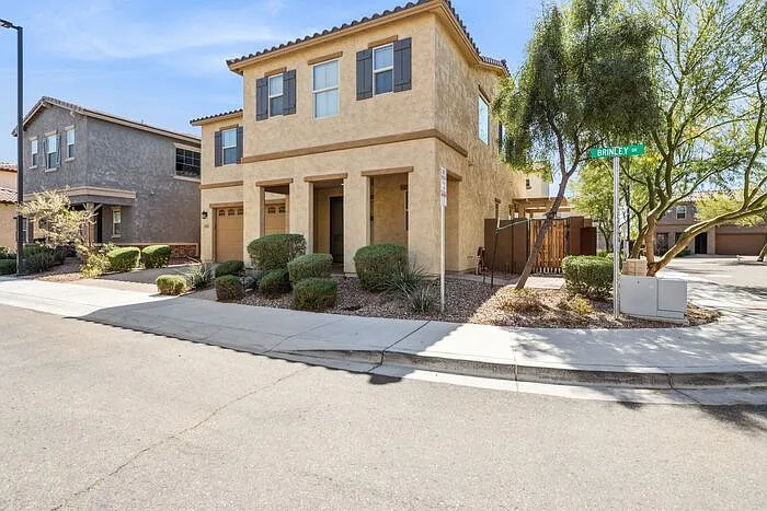 211 E Brinley Dr