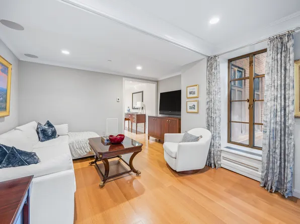 140 East 63rd Street image 9 of 22