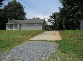 4925 N Shattalon Dr, Winston Salem, NC 27106