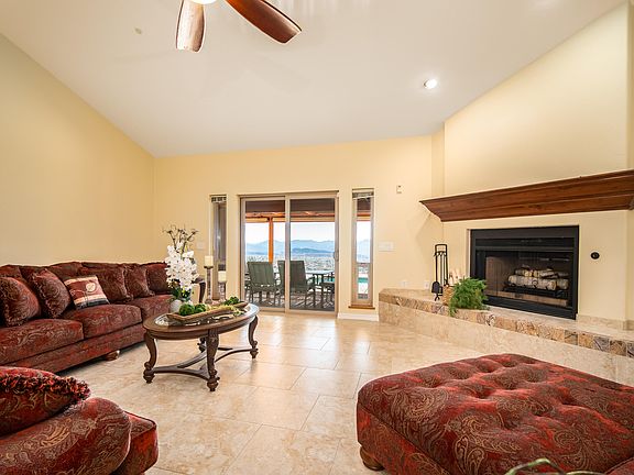 3rd image of 4086 Cherry Tree Pl