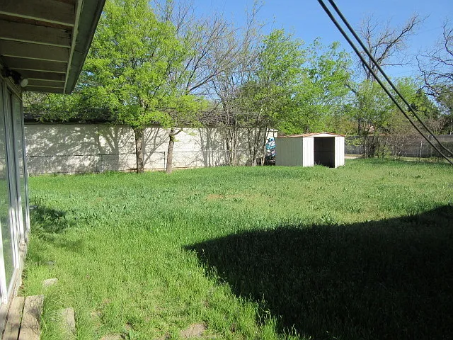 609 S 22nd St — Photo 17