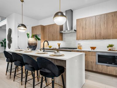 812 W 10th St, Dallas, TX, 75208