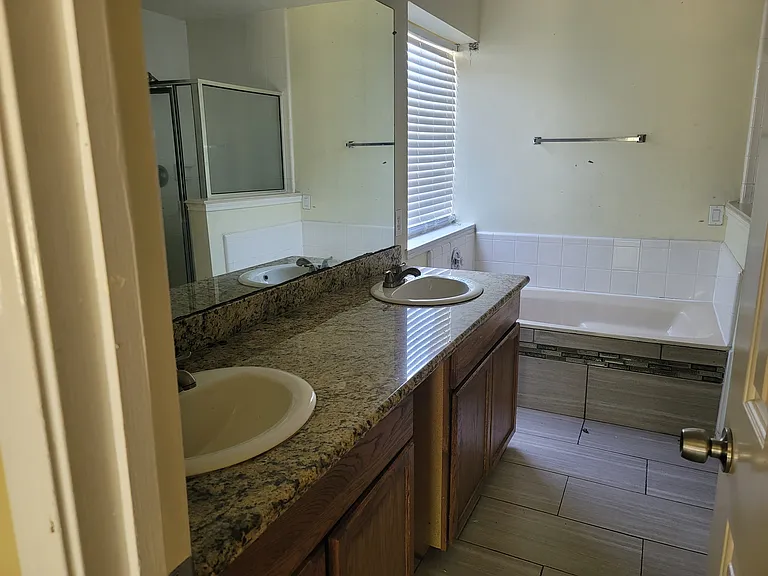5322 Golden Stream Dr — Photo 16